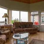 Bed & Breakfast The Rock Equestrian Farm *