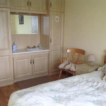 Bed & Breakfast The Rock Equestrian Farm *