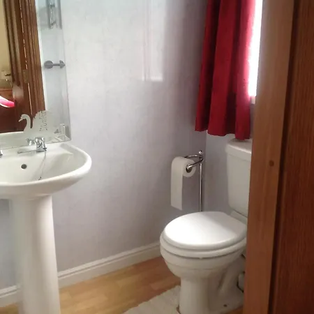 Bed & Breakfast The Rock Equestrian Farm *