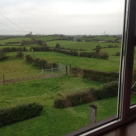 The Rock Equestrian Farm Bed & Breakfast *