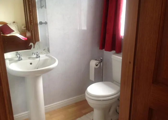 Bed & Breakfast The Rock Equestrian Farm *